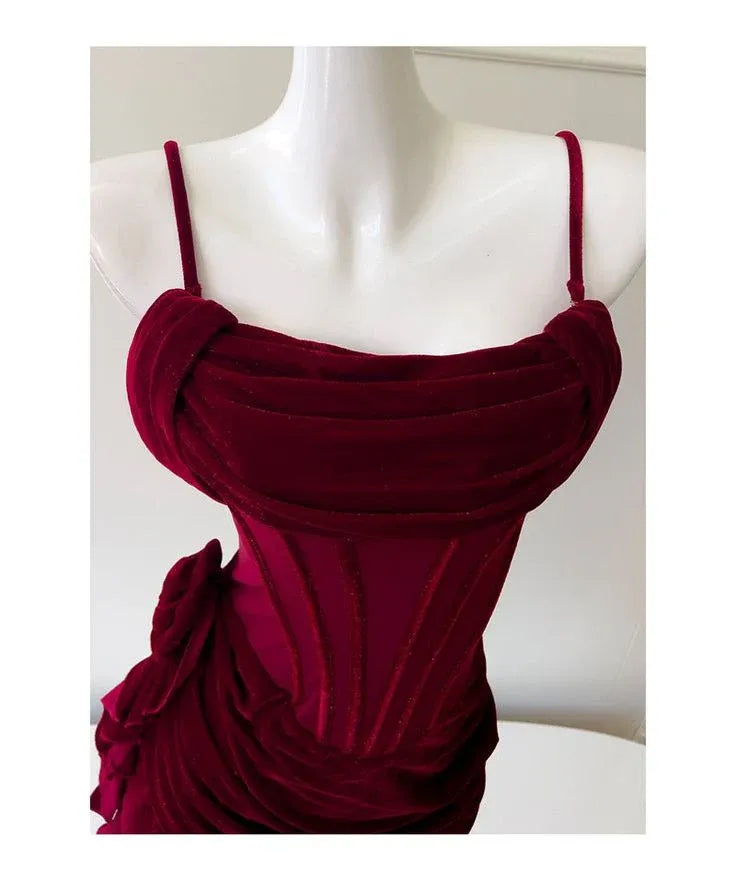 Pretty Sheath Spaghetti Strap Corset Velvet Burgundy Short Homecoming Dress