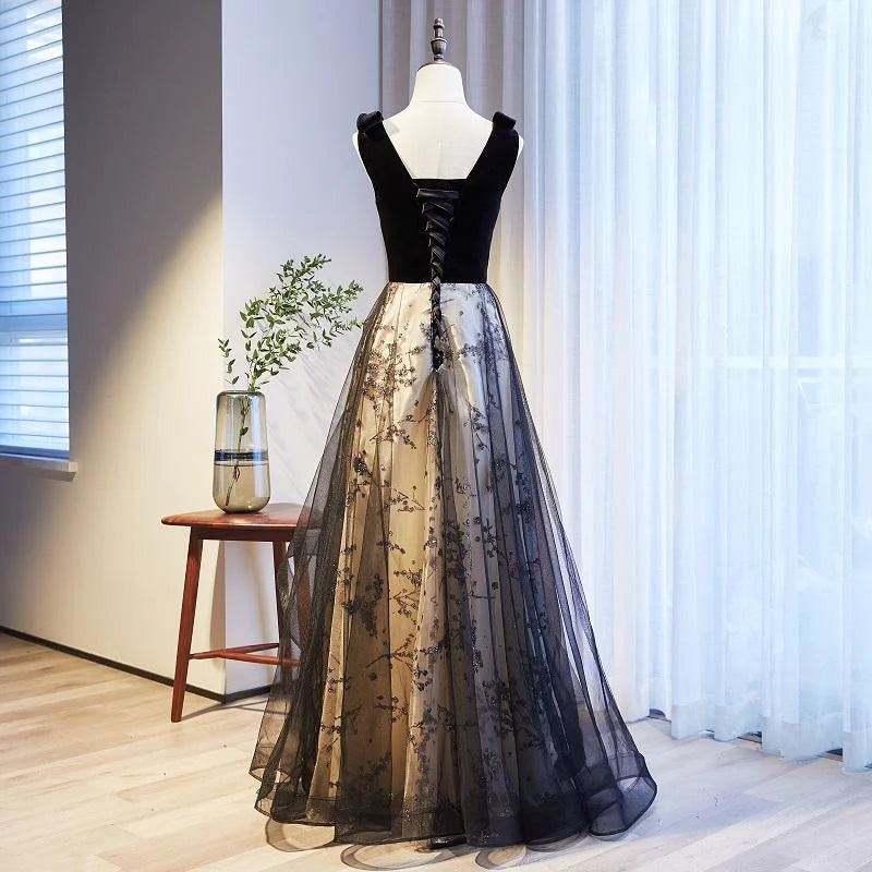 Pretty V-Neck Sequins Applique Velvet Tulle Black Long Prom Dress