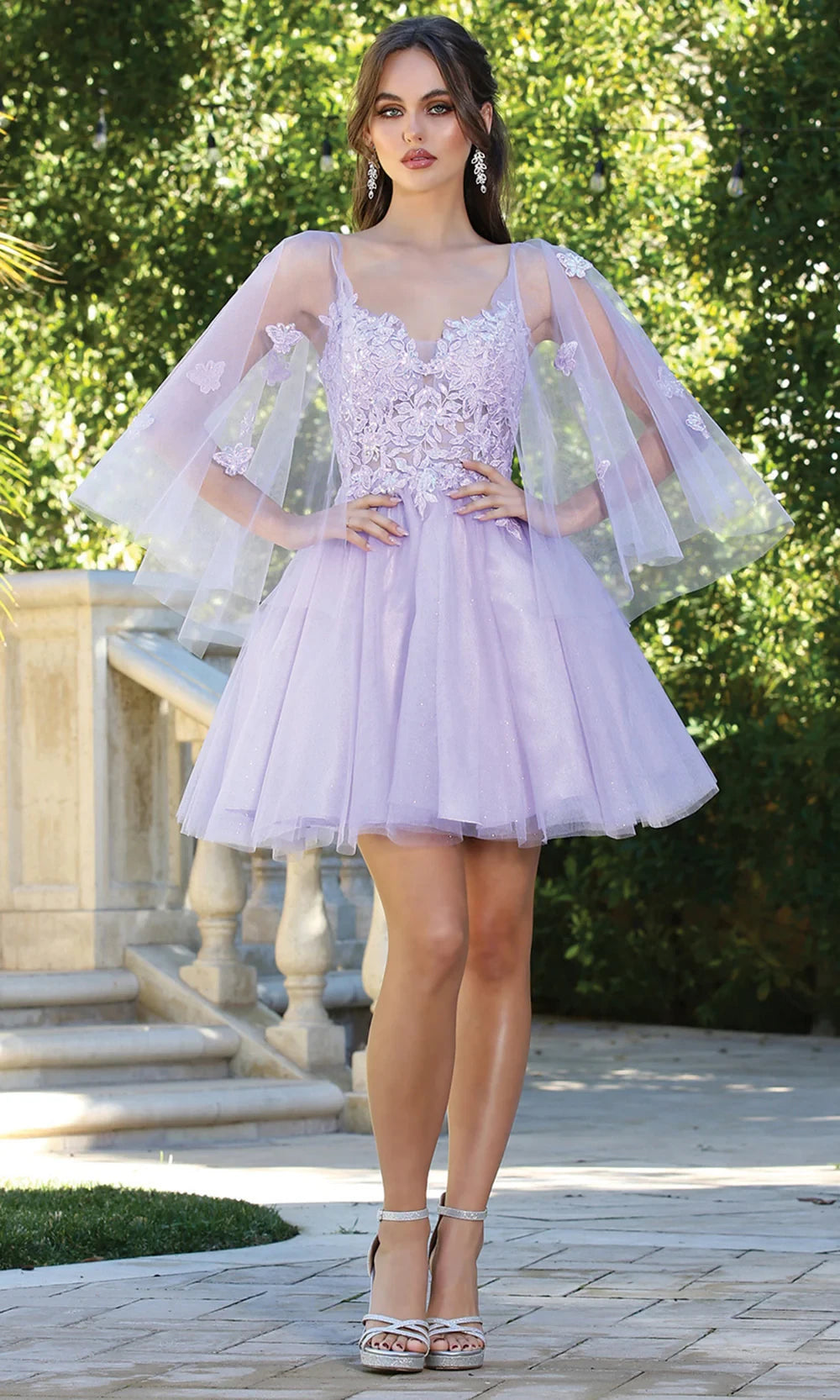 Pretty A-Line Sweetheart Cap Sleeves Appliqued Lavender Short Homecoming Dress