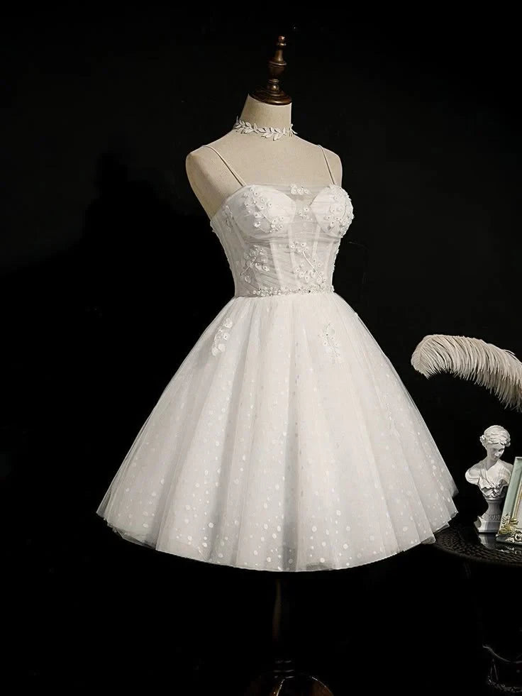 Pretty A-Line Sweetheart Corset Appliqued Tulle White Short Homecoming Dresses