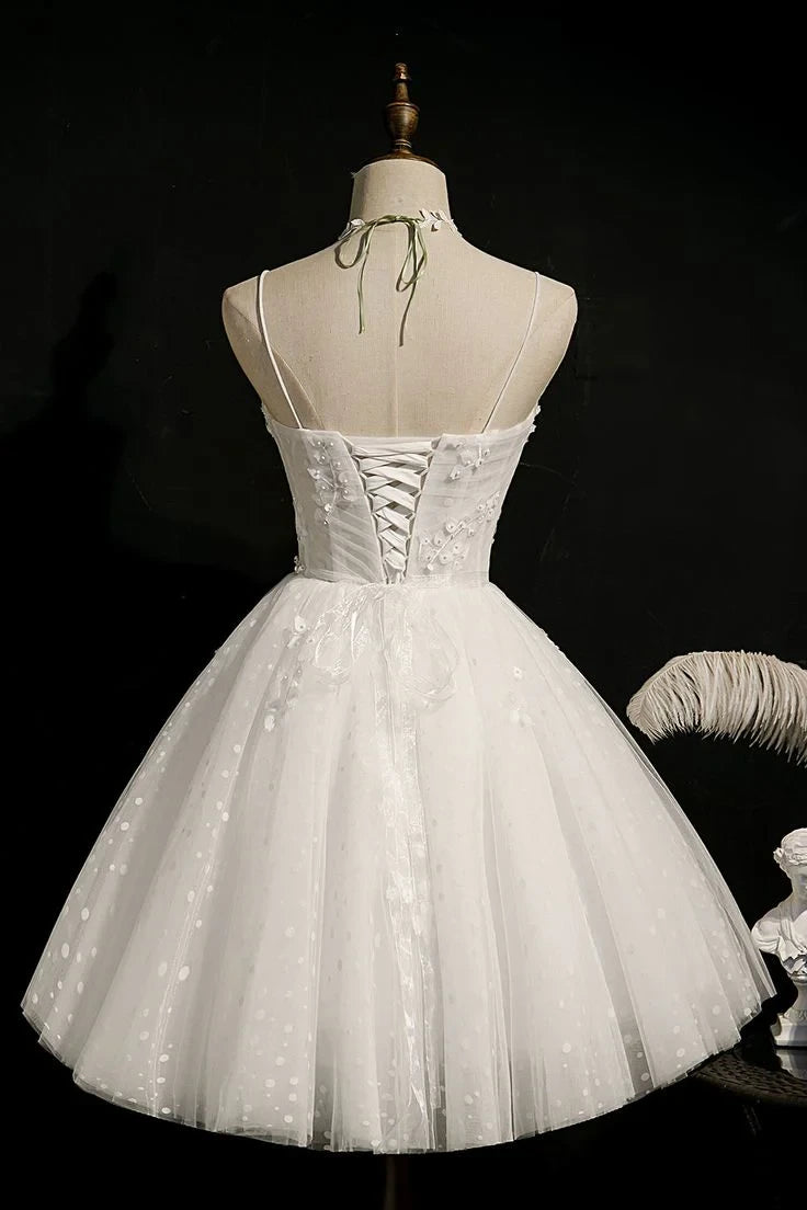 Pretty A-Line Sweetheart Corset Appliqued Tulle White Short Homecoming Dresses
