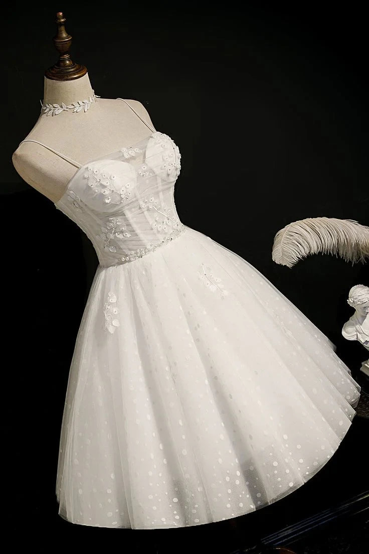 Pretty A-Line Sweetheart Corset Appliqued Tulle White Short Homecoming Dresses