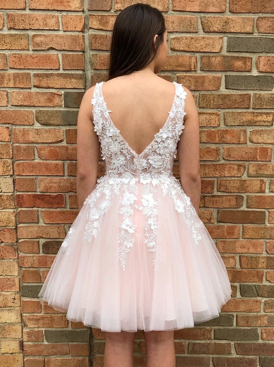 Pretty A-Line V-Neck Sleeveless Floral Applique Tulle Blush Short Homecoming Dress