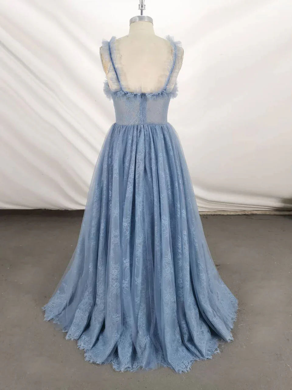 Sweetheart Neck Spaghetti Straps Tulle Lace Long Prom Dress ?