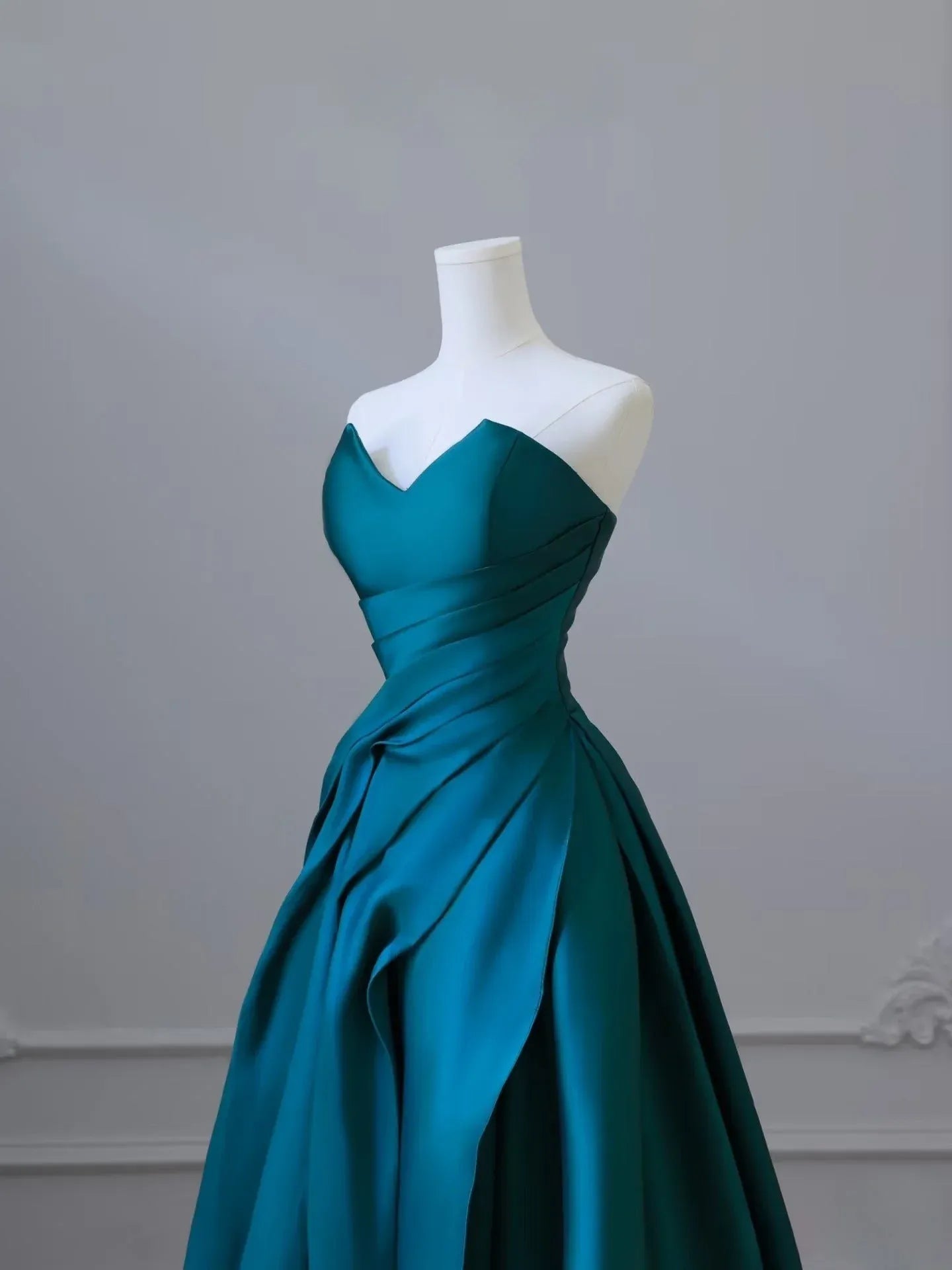 Regal Ballgown Sweetheart Sleeveless Corset-Back Teal Long Prom Dress for Women Ready to Ship