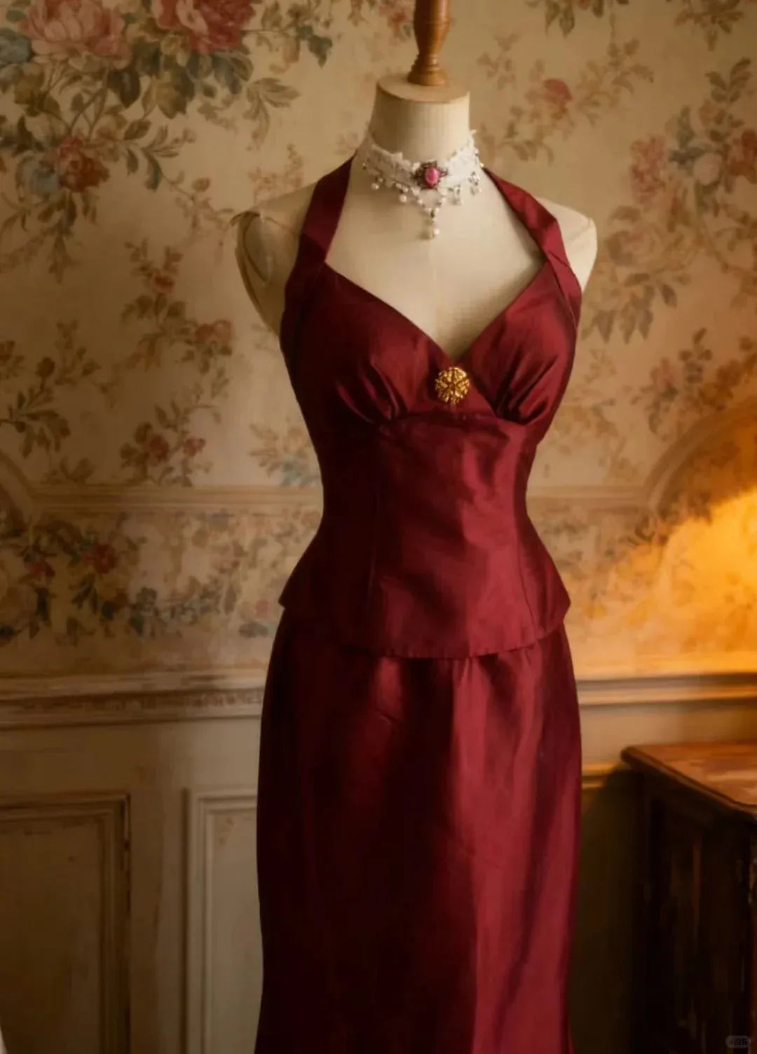 Regal Mermaid V-Neck Sleeveless Cape-Accent Burgundy Long Prom Dress for Women Ready to Ship