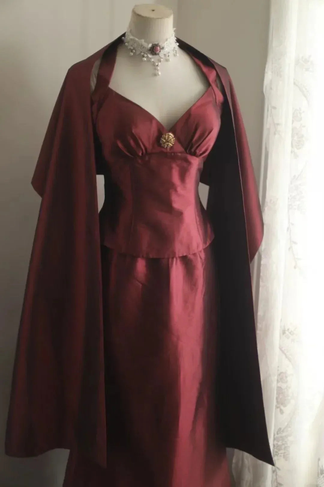 Regal Mermaid V-Neck Sleeveless Cape-Accent Burgundy Long Prom Dress for Women Ready to Ship
