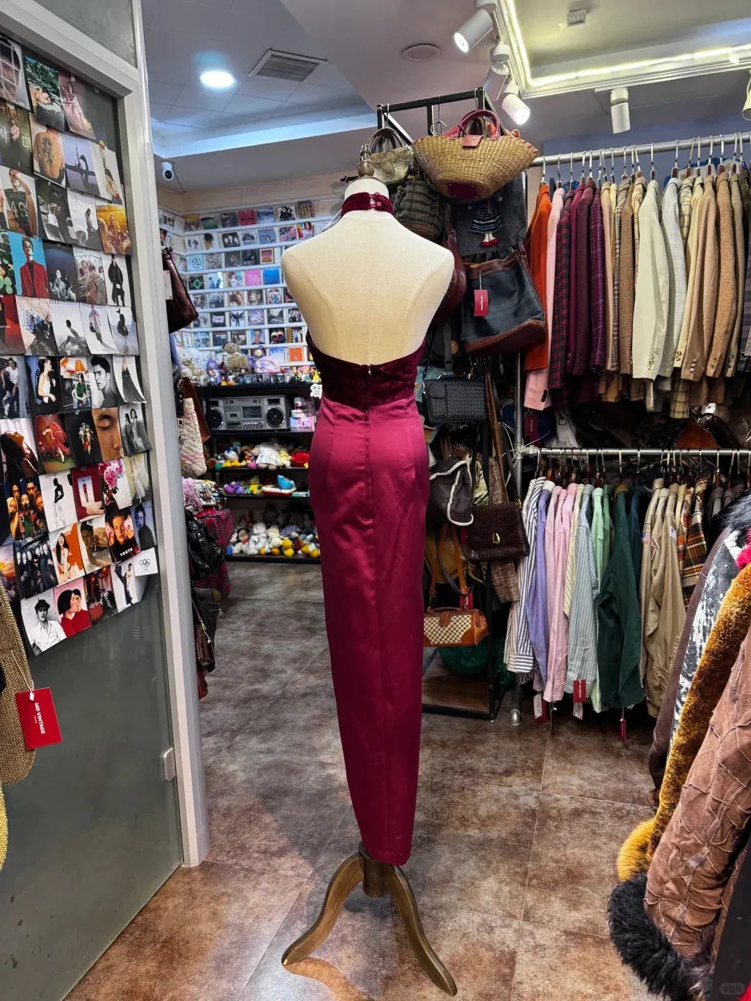 Regal Sheath Halter Neck Sleeveless Velvet-Accented Satin Burgundy Maxi Evening Dress