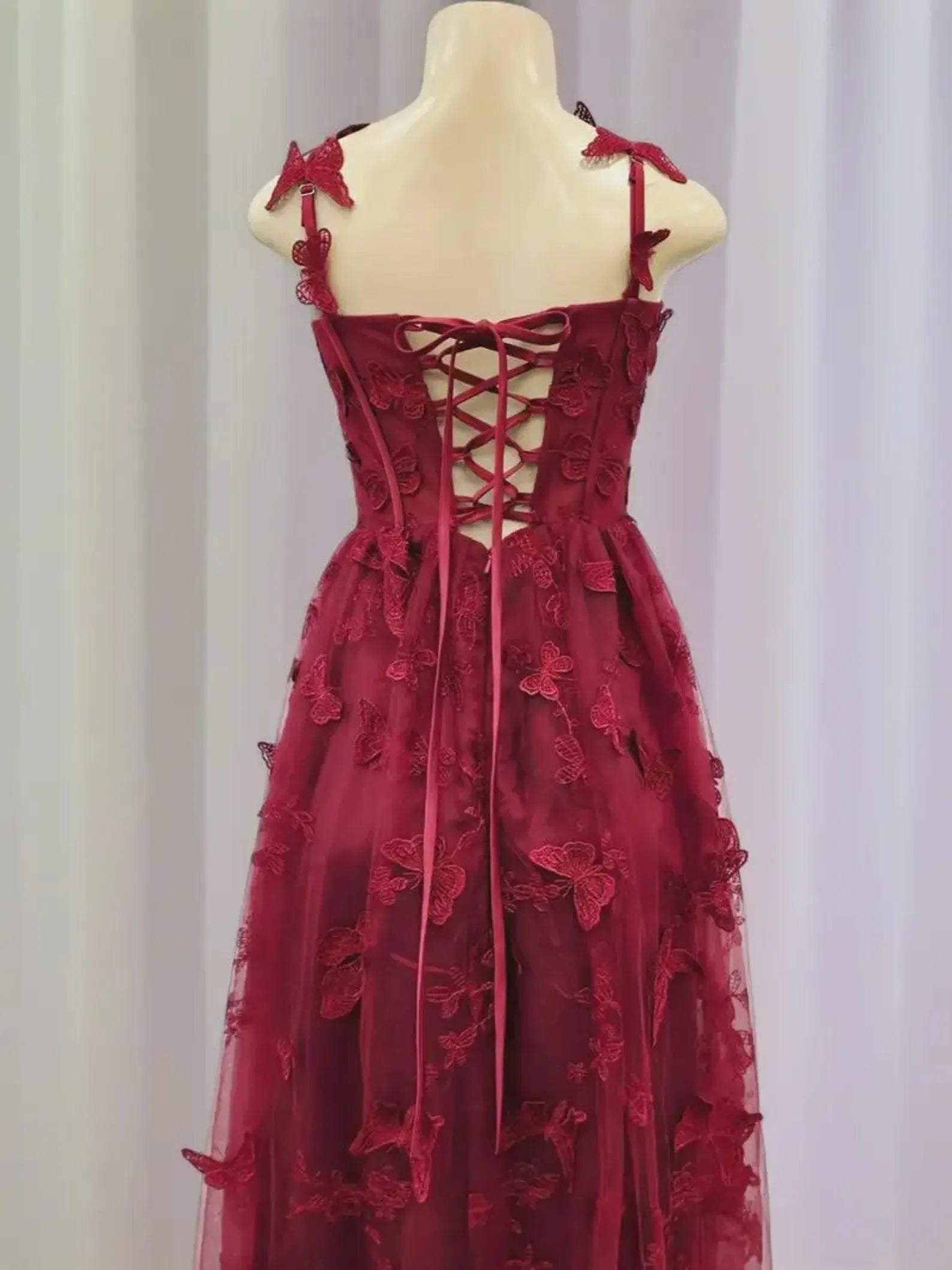 Romantic A-Line Spaghetti Straps Corset Lace Applique Tulle Burgundy Long Prom Dress