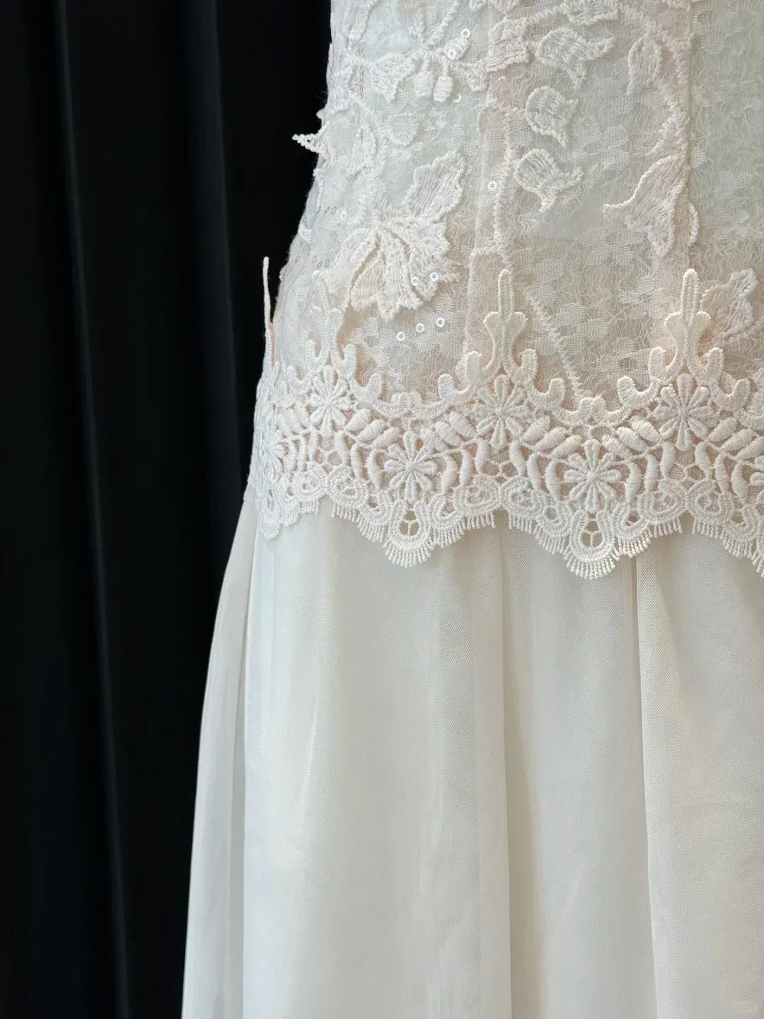 Romantic A-Line Square Neck Sleeveless Lace Champagne Midi Prom Dress For Women Hot Sale