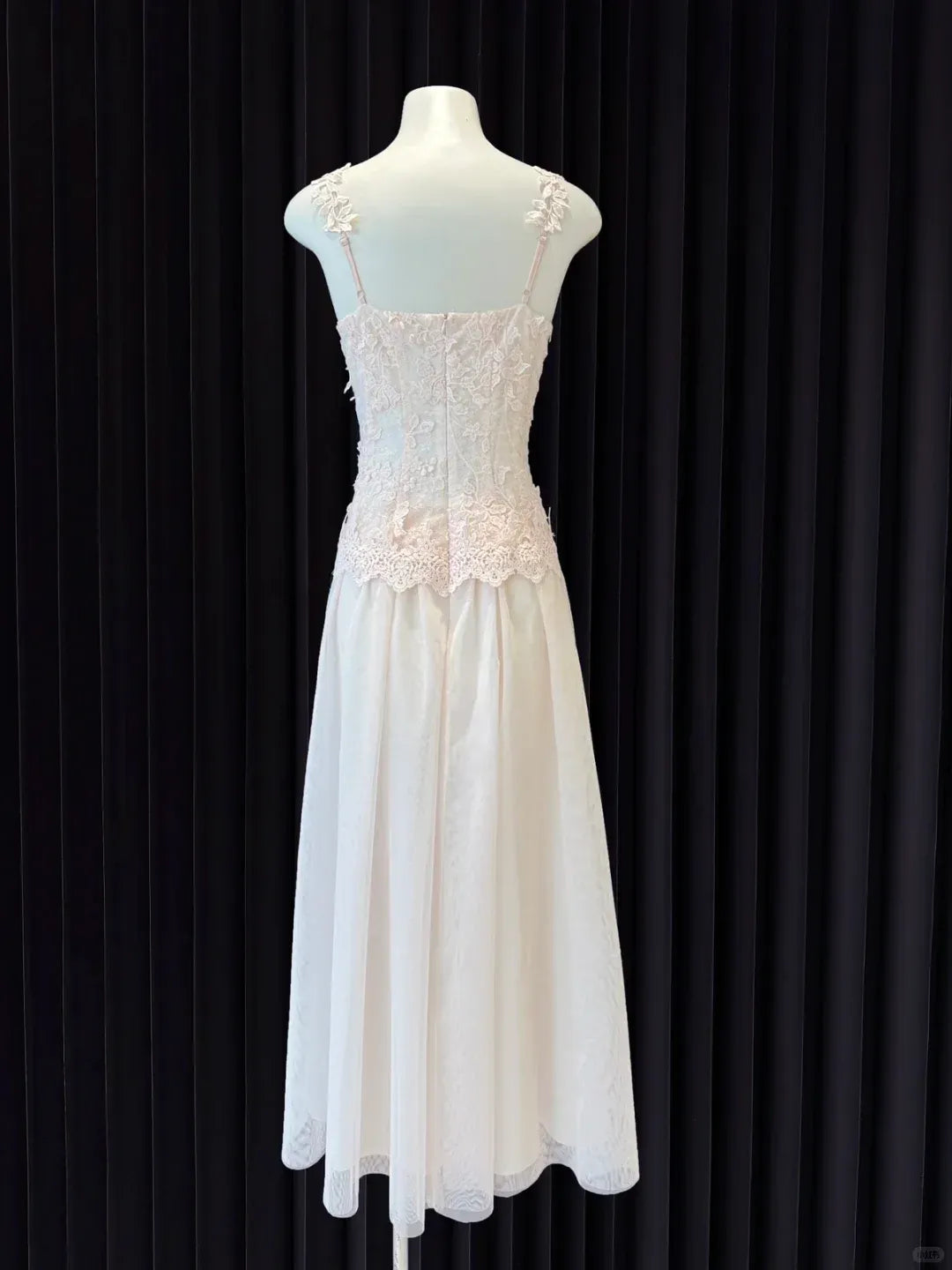 Romantic A-Line Square Neck Sleeveless Lace Champagne Midi Prom Dress For Women Hot Sale