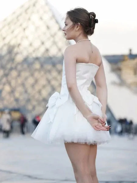 Romantic A-Line Strapless Bow Satin Tulle White Short Homecoming Dress