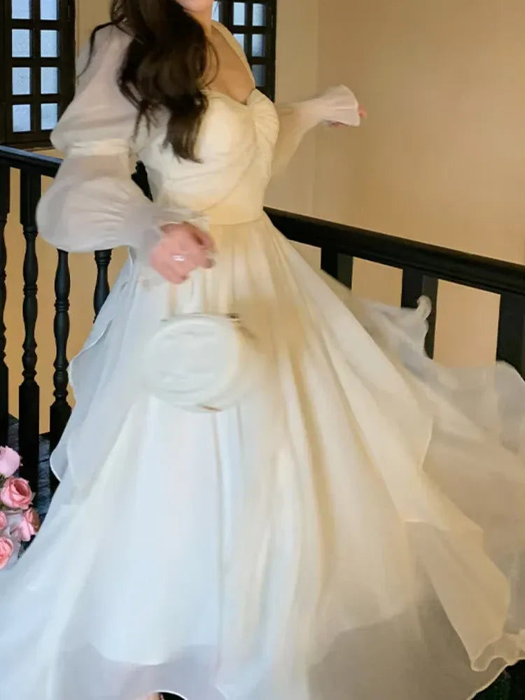 Romantic A-Line Sweetheart-Neck Long-Sleeve Sheer Chiffon Ivory Floor-Length Evening Dress for Women