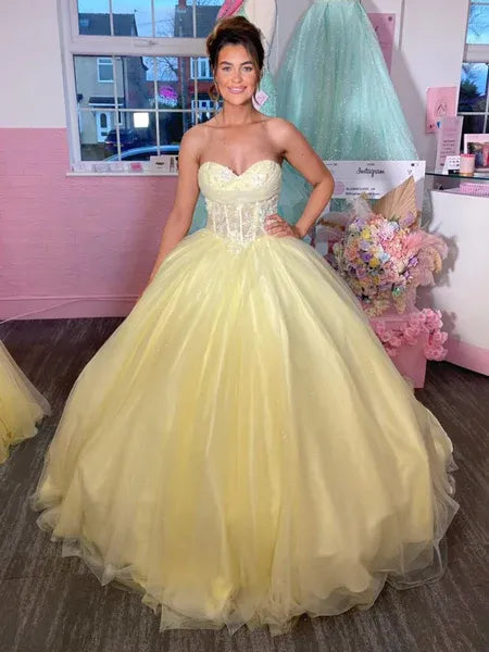 Romantic Ball Gown Sweetheart Corset Lace Applique Tulle Yellow Train Prom Dress
