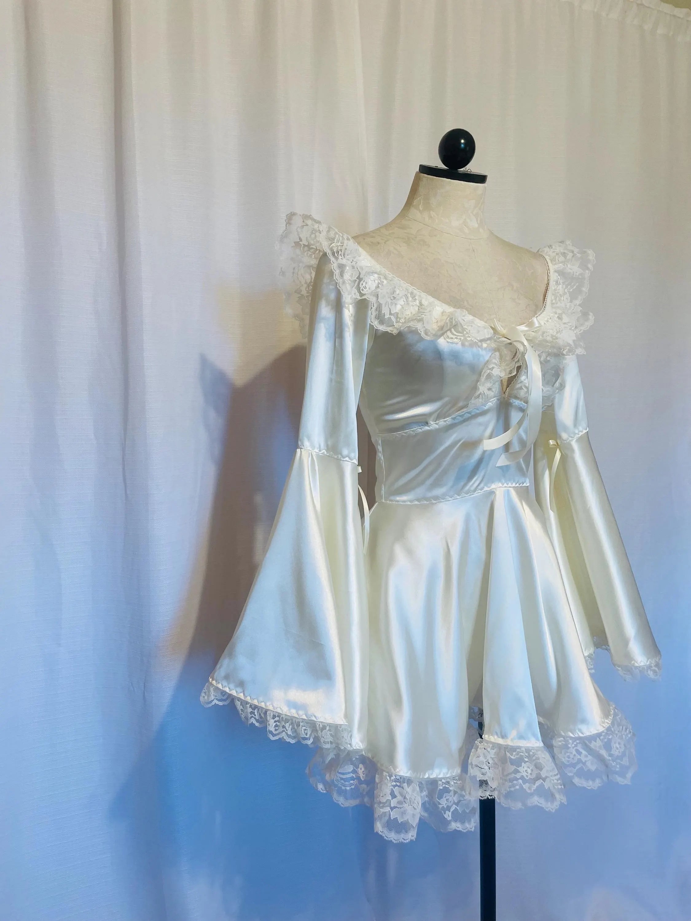 Romantic Off-Shoulder Bell Sleeve Ruffled Lace Satin Ivory Short Homecoming Dress