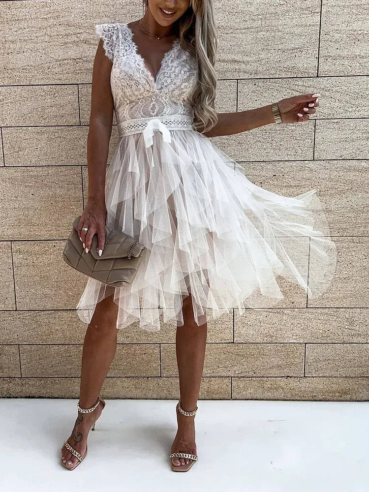 Sexy A-Line V-Neck Sleeveless Lace Tiered Short-Mini Party Dress