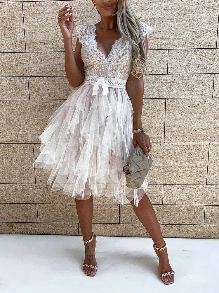 Sexy A-Line V-Neck Sleeveless Lace Tiered Short-Mini Party Dress