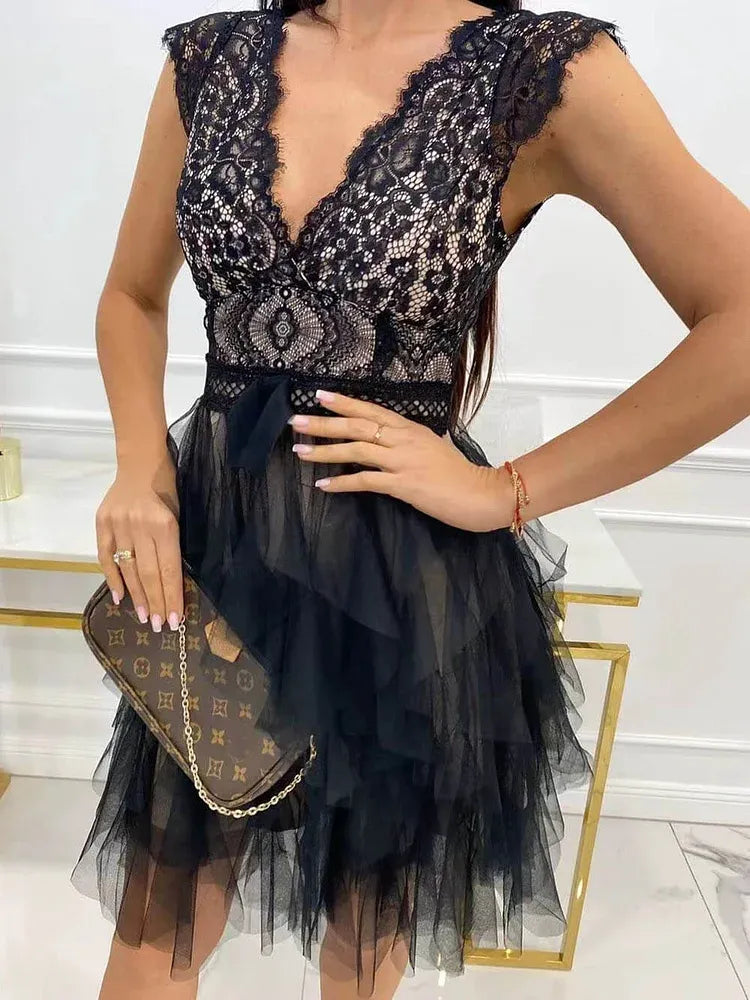 Sexy A-Line V-Neck Sleeveless Lace Tiered Short-Mini Party Dress