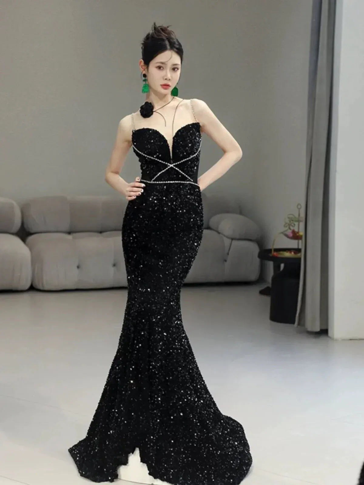 Shimmering Mermaid Sweetheart Sleeveless Pearl-Detail Sequin Black Floor-Length Prom Dress for Women