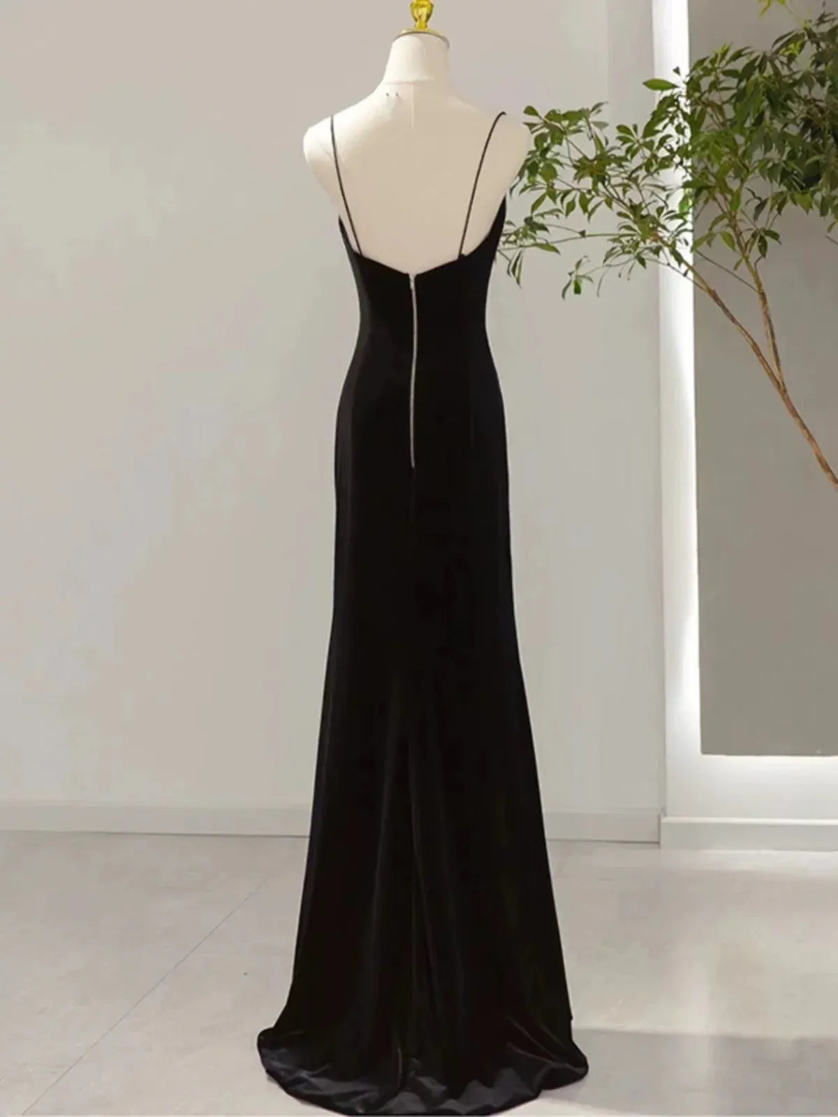 Sleek Mermaid Square-Neck Sleeveless Back-Zip Velvet Black Floor-Length Evening Dress for Women