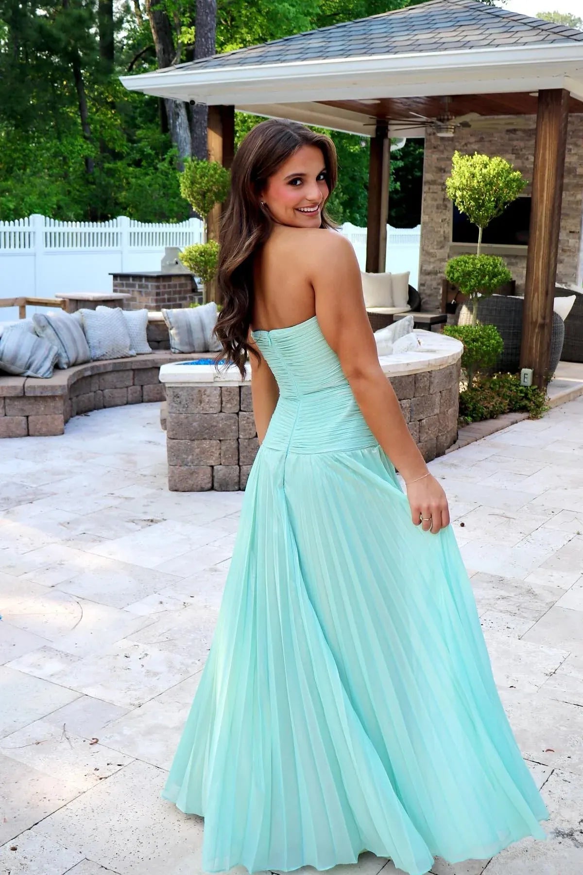 Soft A-line Sweetheart Sleeveless Pleated Chiffon Mint Green Floor-Length Evening Dress For Women