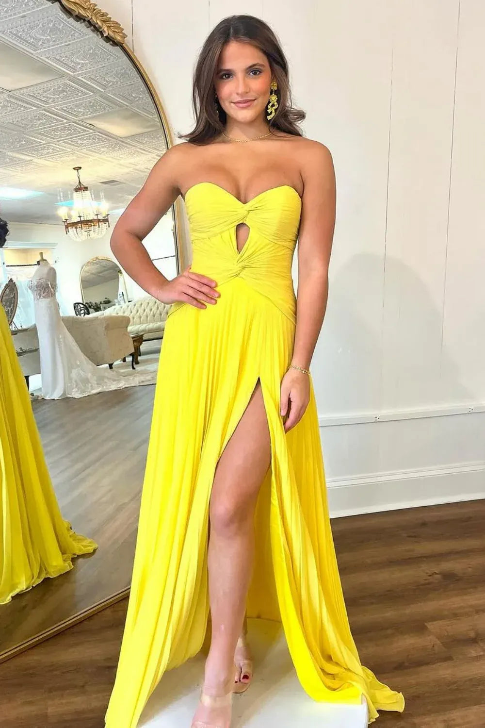 Soft A-line Sweetheart Sleeveless Pleated Chiffon Mint Green Floor-Length Evening Dress For Women