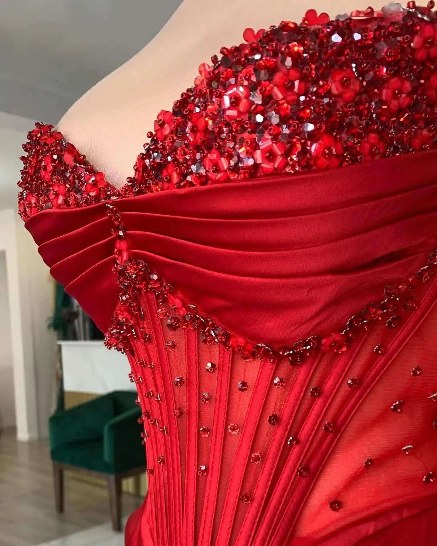 Sparkling Satin Long Evening Dress Red Sweetheart Sleeveless Party Gown for Women
