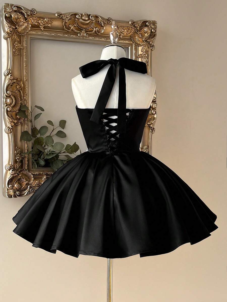 Stunning A-Line Halter Rhinestone Satin Black Short Homecoming Dress For Ladies