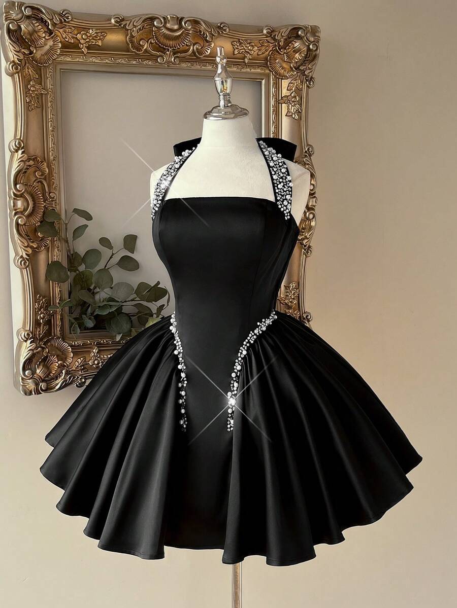 Stunning A-Line Halter Rhinestone Satin Black Short Homecoming Dress For Ladies