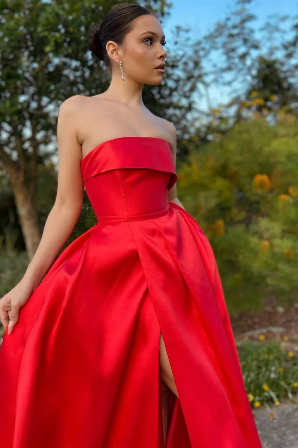 Stylish A Line Strapless Pleated Green Long Evening Dress With Split