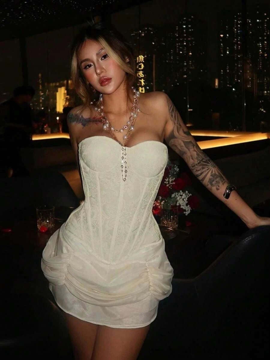 Stylish A-Line Sweetheart Corset Ruched Lace Ivory Mini Homecoming Dress
