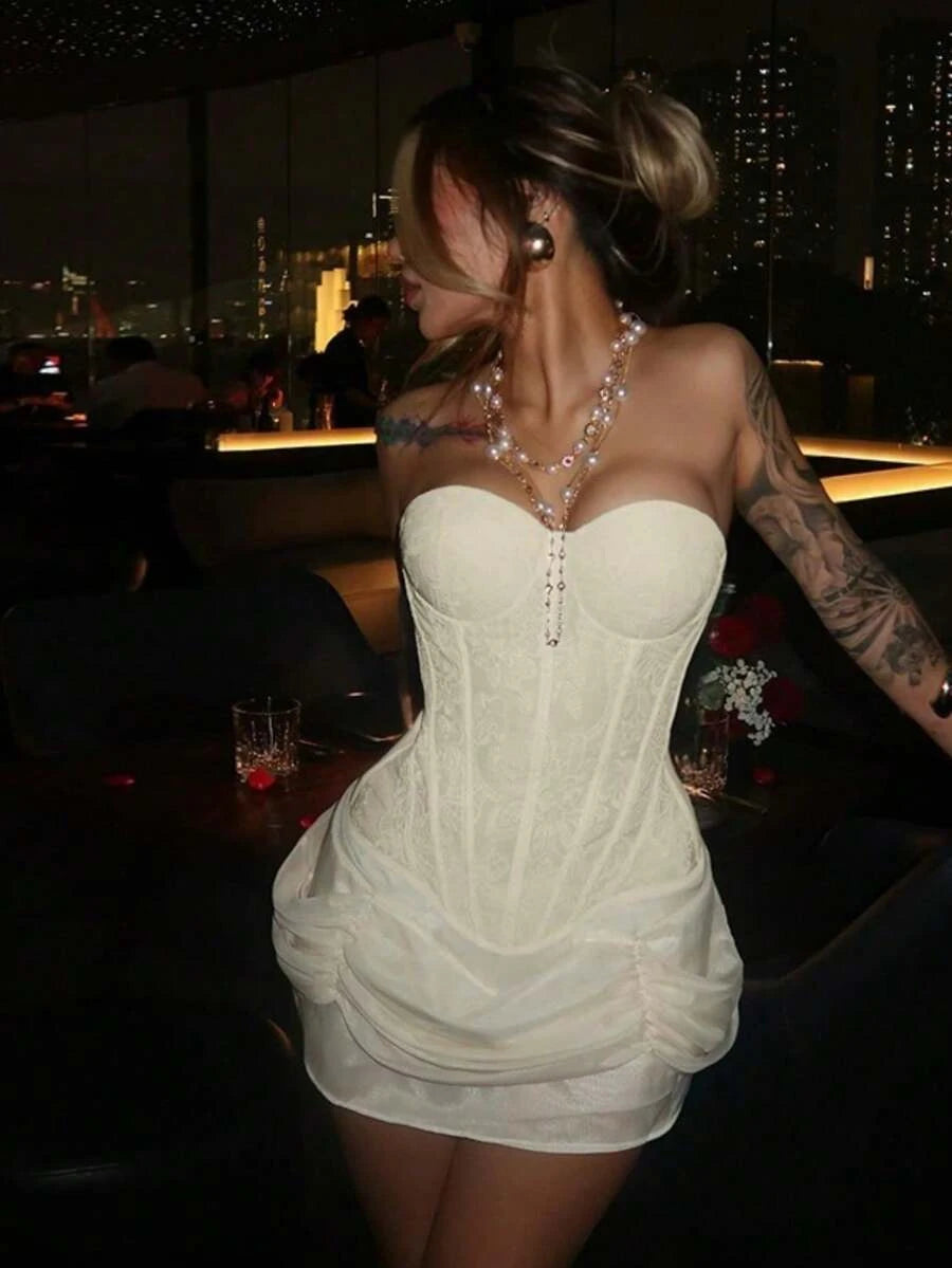 Stylish A-Line Sweetheart Corset Ruched Lace Ivory Mini Homecoming Dress