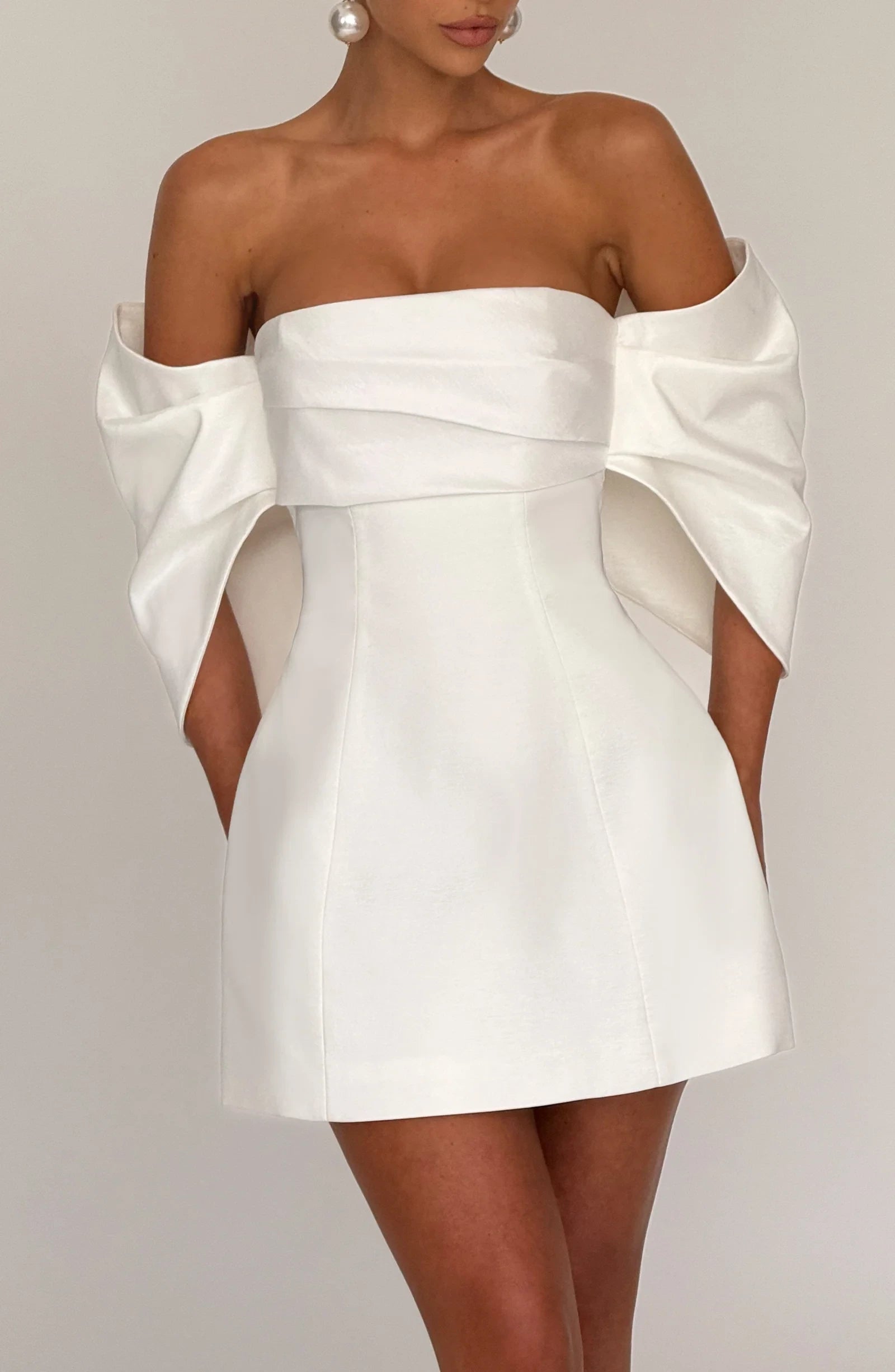 Stylish Off-Shoulder Bow Back Structured White Mini Homecoming Dress