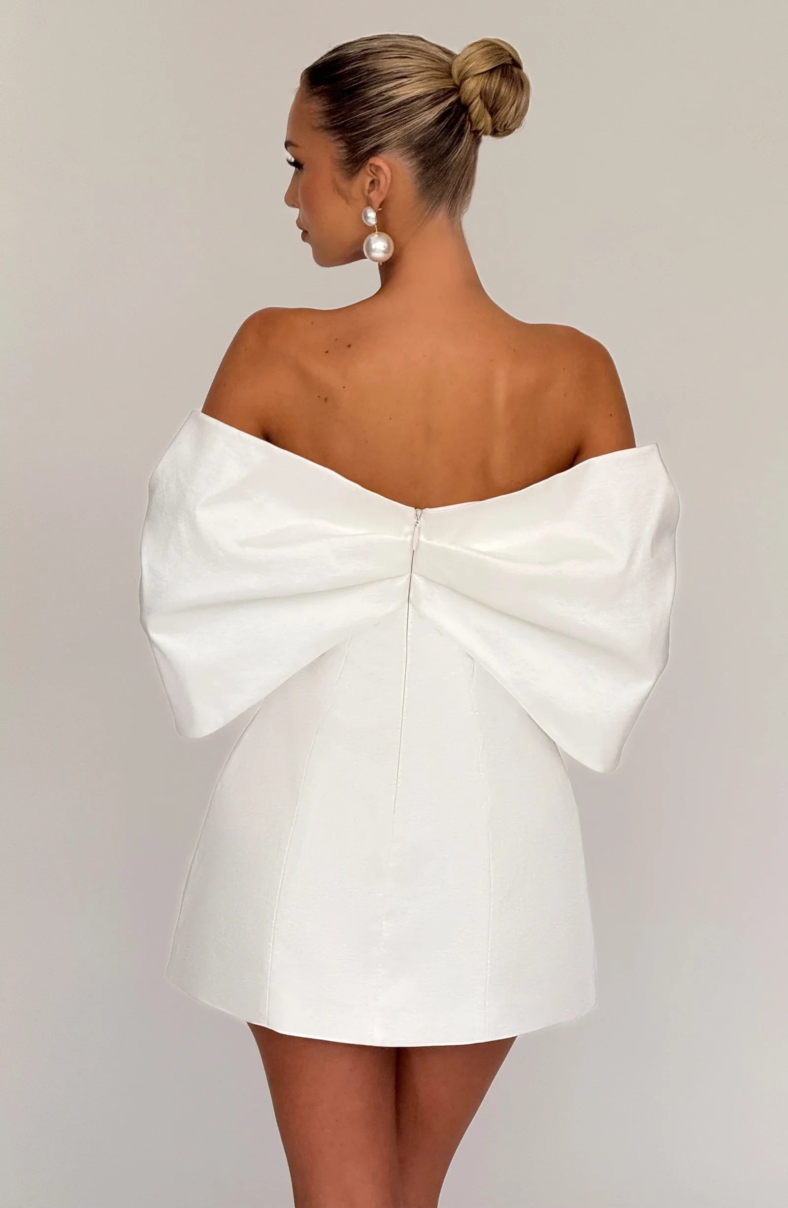 Stylish Off-Shoulder Bow Back Structured White Mini Homecoming Dress