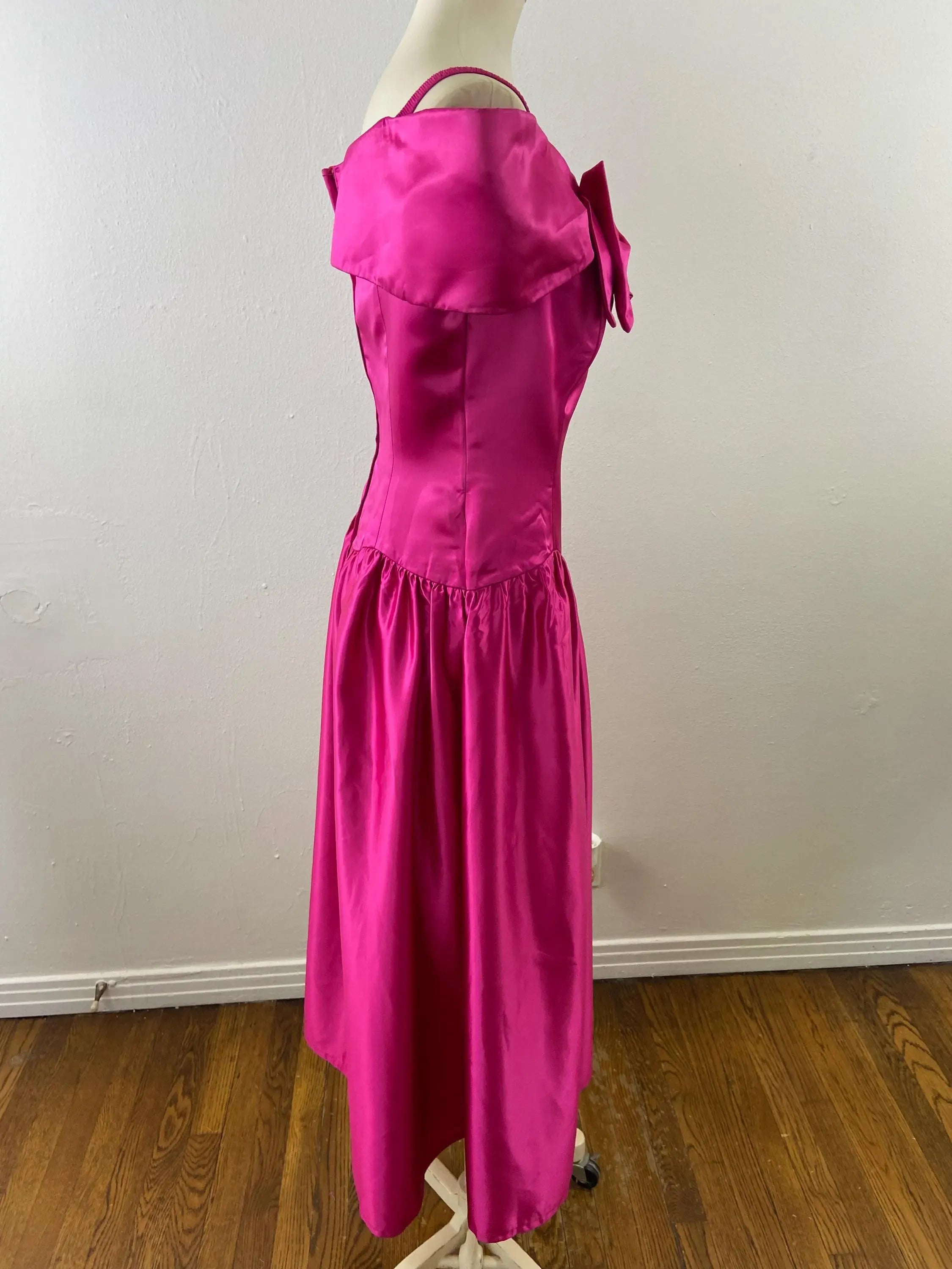 Vibrant A-Line Off-Shoulder Bow Fuchsia Tea-Length Prom Dress For Women