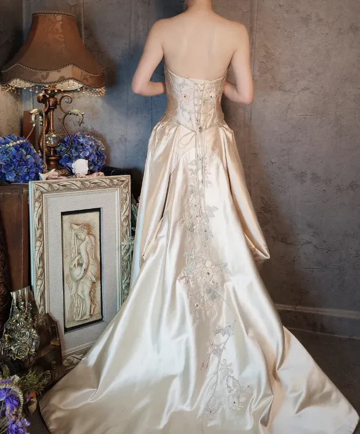 Vintage A-line Sweetheart Sleeveless Floral Appliqu¨¦ Champagne Floor-length Prom Dress for Women Ready to Ship