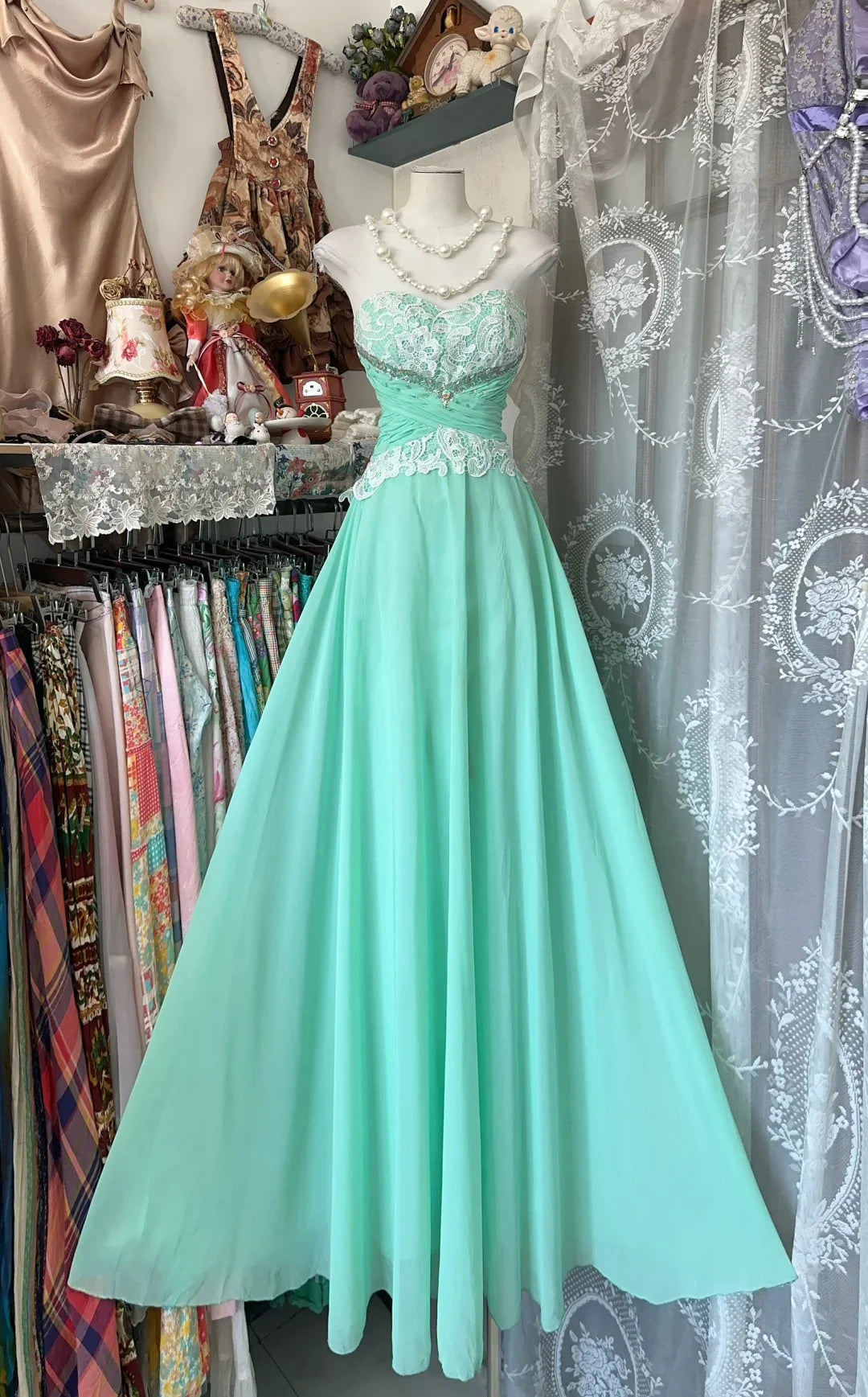 Vintage A Line Sweetheart Chiffon Lace Long Prom Dress With Beaded