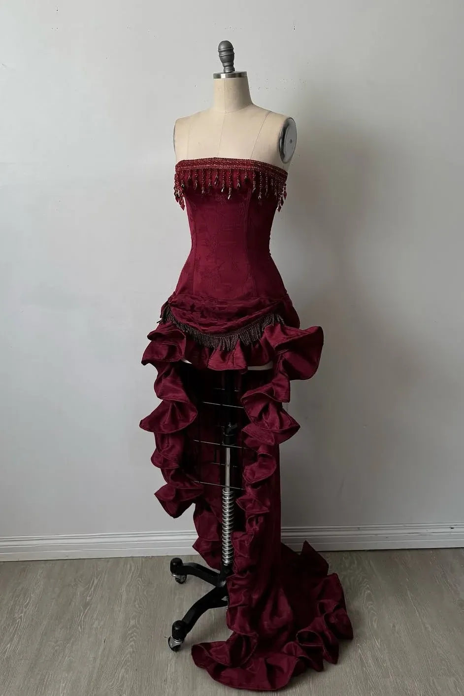Vintage Brocade Long Evening Dress Burgundy Strapless Ruffled Party Gown for Women