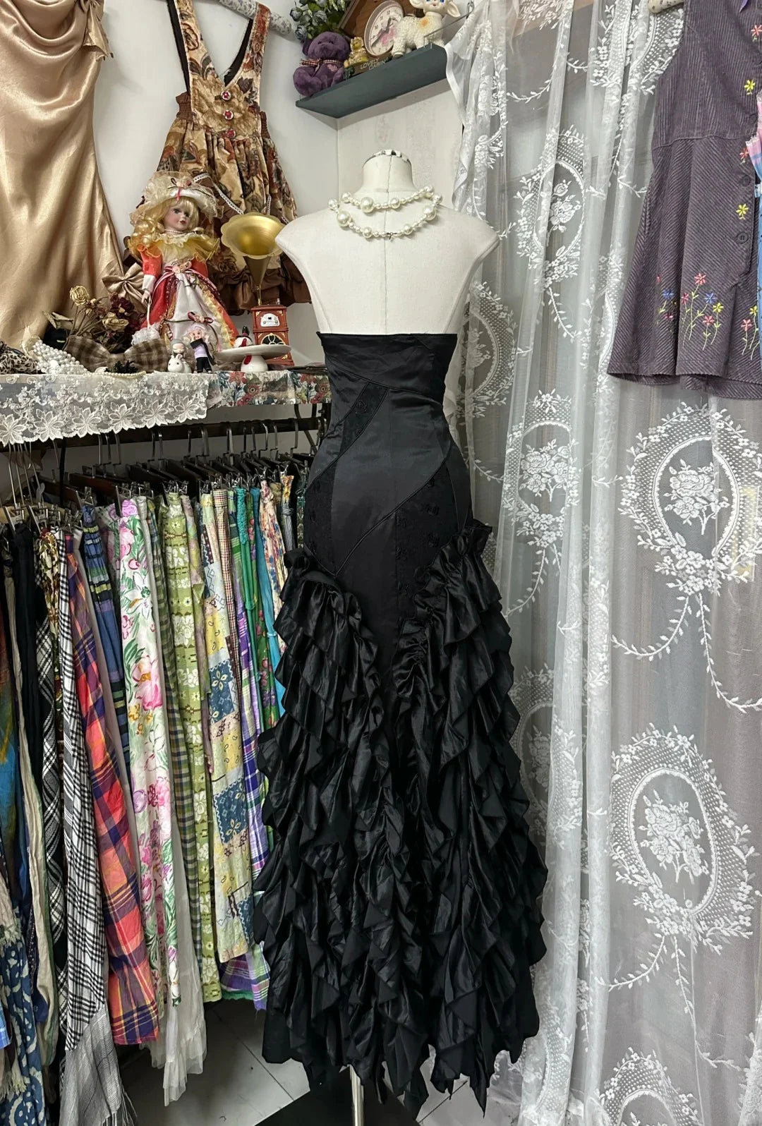 Vintage Sweetheart Applique Ruffle Black Long Prom Dress Evening Dress
