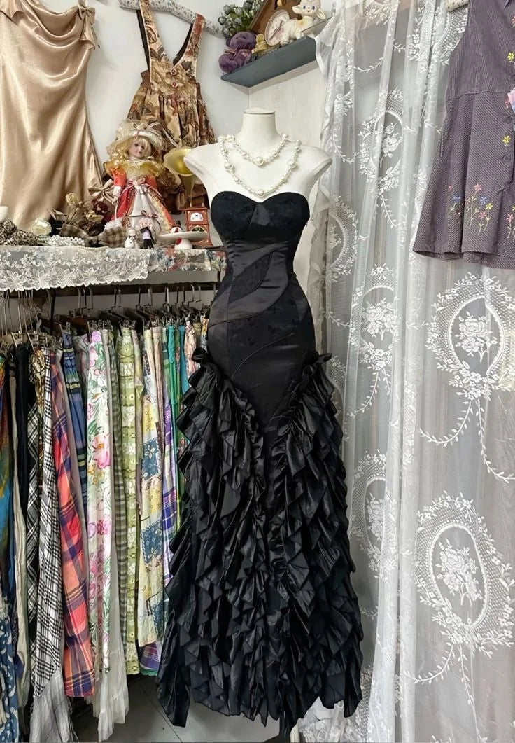 Vintage Sweetheart Applique Ruffle Black Long Prom Dress Evening Dress