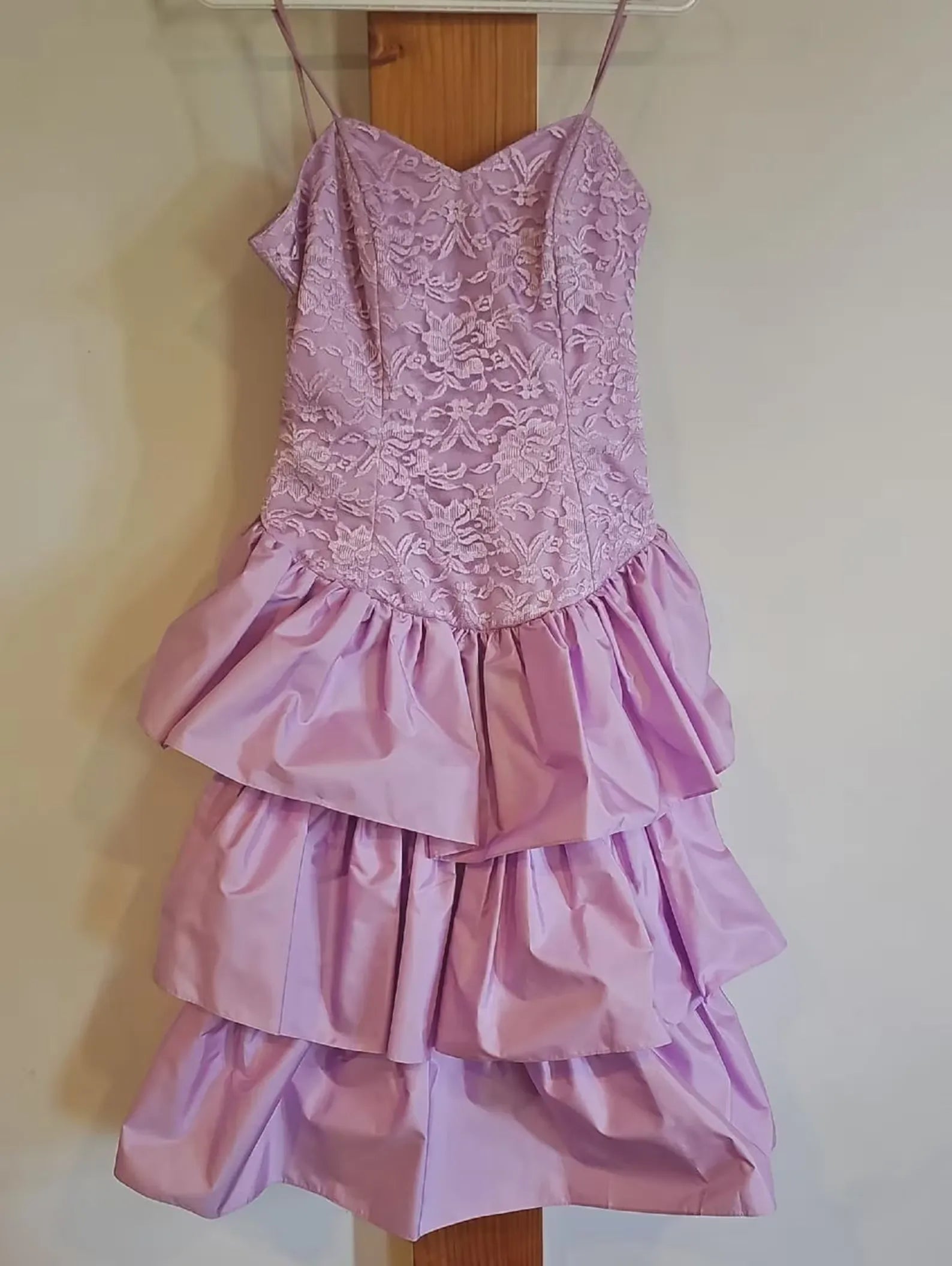 Vintage Spaghetti Strap Tiered Lace Lavender Short Homecoming Dress With Bow