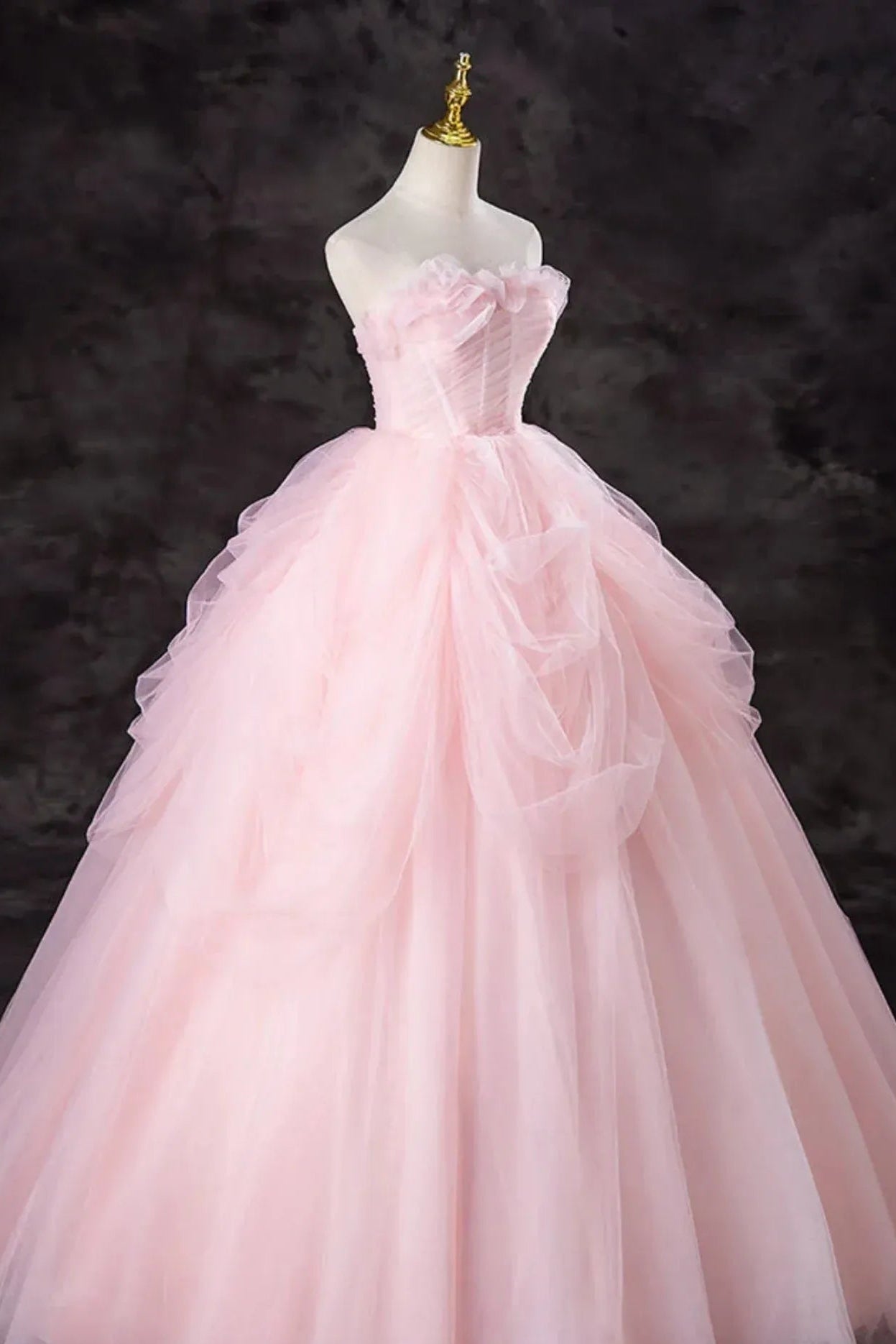 Whimsical Ballgown Off-the-Shoulder Sleeveless Ruffled Blush Maxi Prom Dress for Women Custom