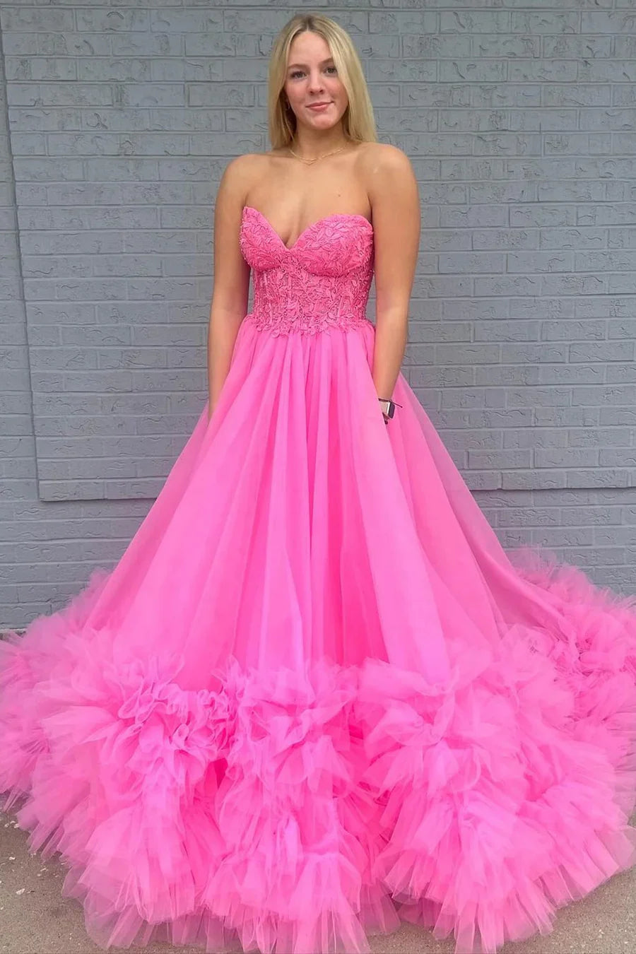 Tulle Sweetheart Ruffle Prom Dress With Applique
