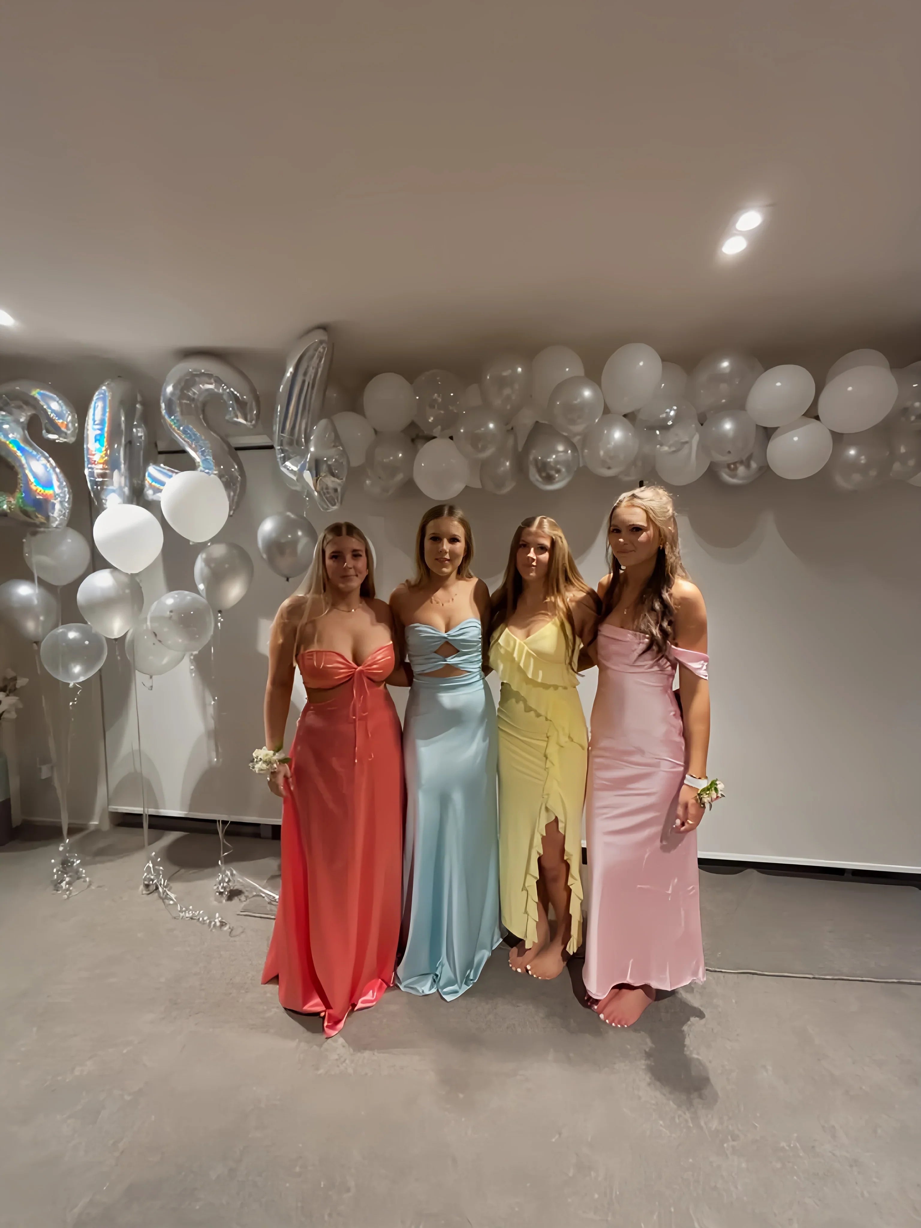 Xuewuba Dress Strapless A-line Wedding Guest Dresses Sexy Newest Long Prom Dresses Fashion Bridesmaid Dresses
