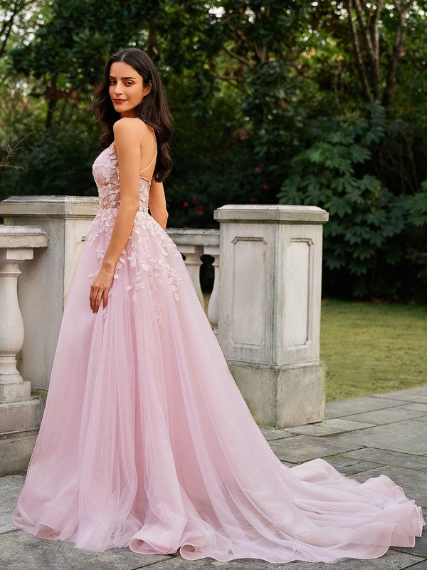 Tulle Applique V-neck Sleeveless Court Train Dresses