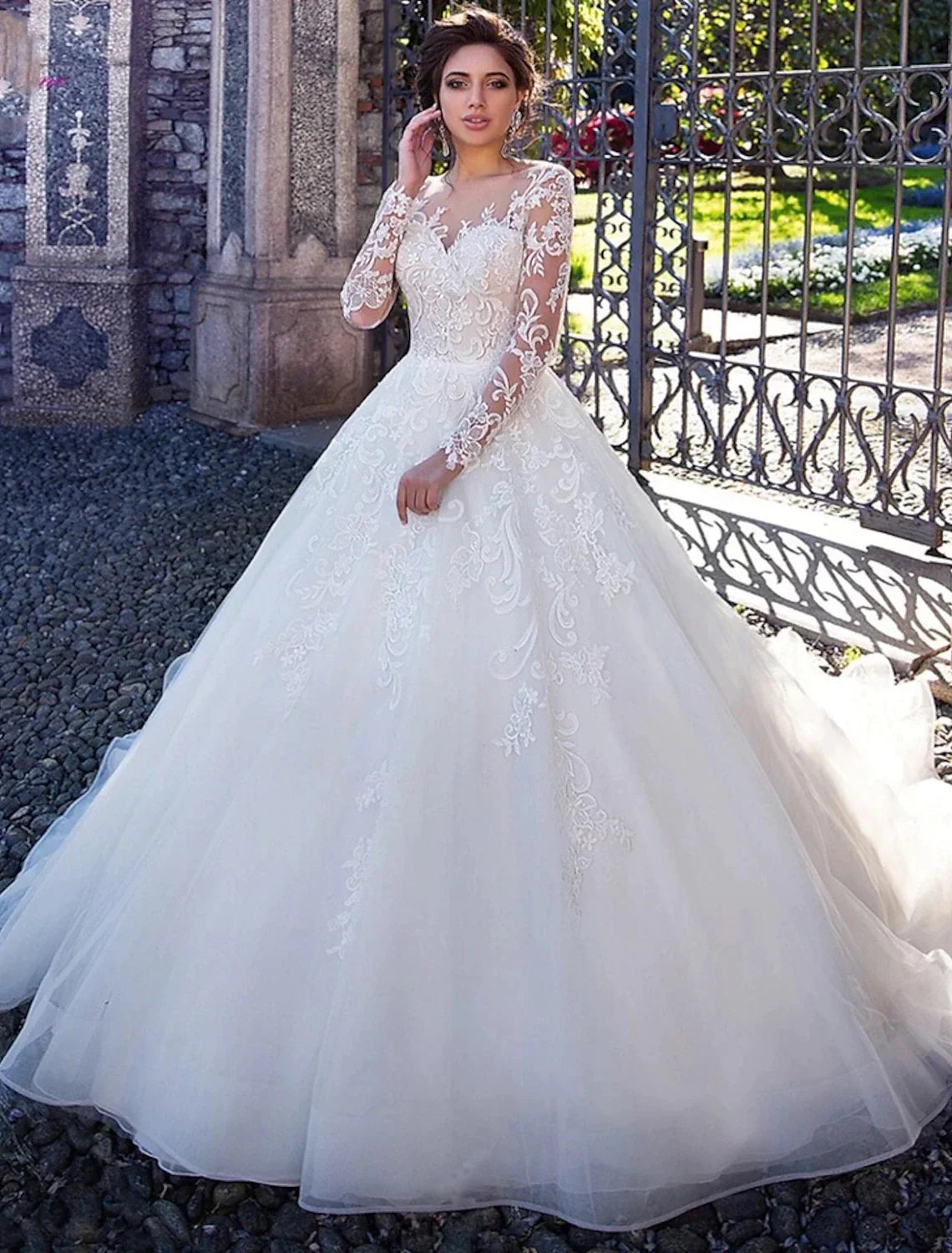Engagement Formal Fall Wedding Dresses Ball Gown Illusion Neck Long Sleeve Court Train Lace Bridal Gowns With Lace Appliques Summer Wedding Party