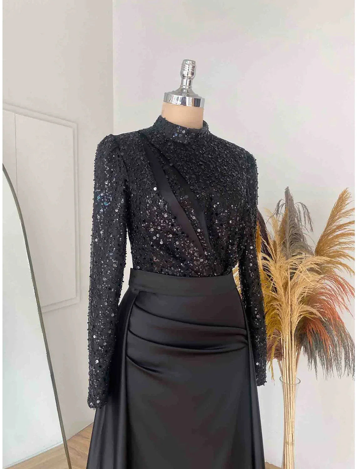 Evening Gown Christmas Red Green Dress Formal Sweep / Brush Train Long Sleeve Jewel Neck Satin with Pleats Ruched Sequin